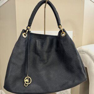 Louis Vuitton Artsy MM - Black Monogram Leather